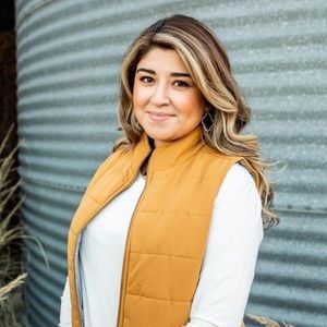 Meet your Posher, Zenae